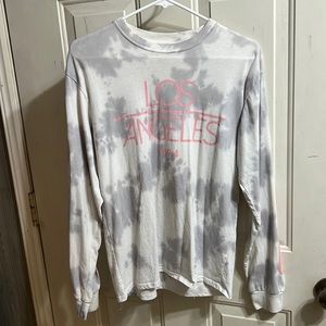 Junior’s Long Graphic Long Sleeve Tee size medium
